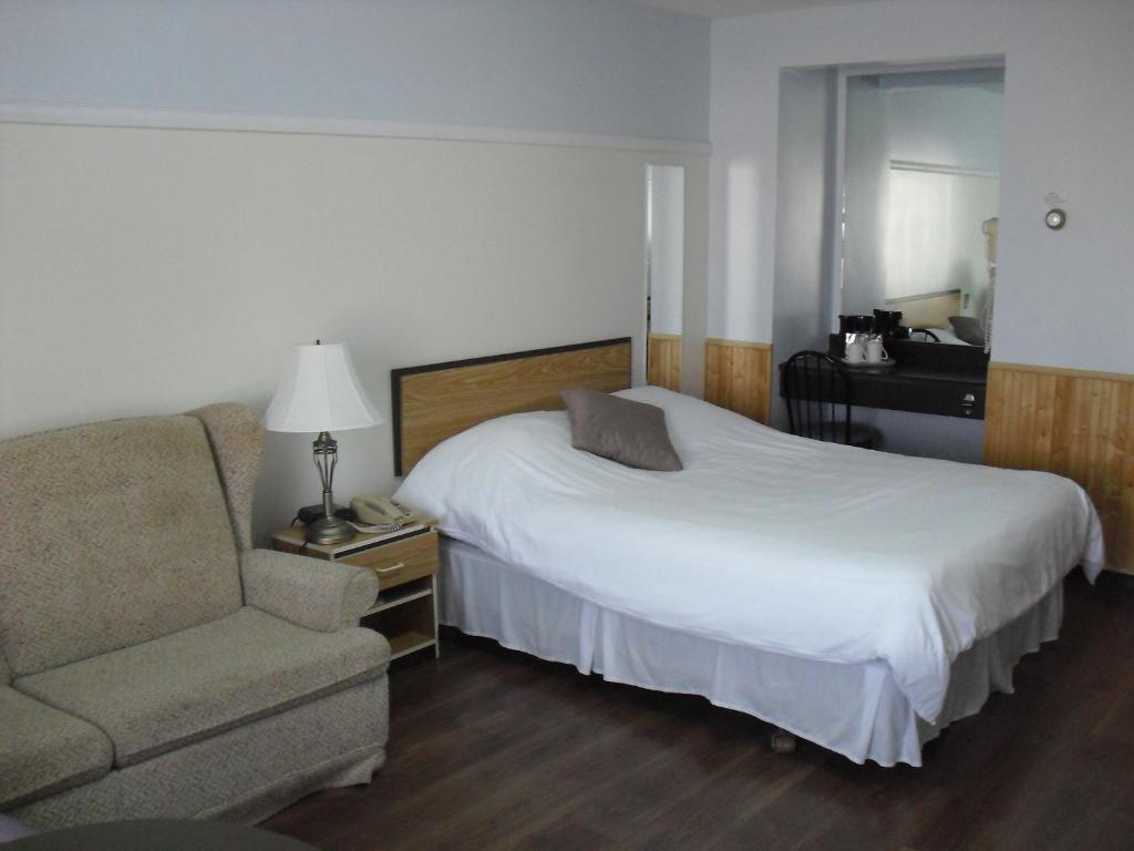 Auberge La Diligence Dolbeau-Mistassini Εξωτερικό φωτογραφία